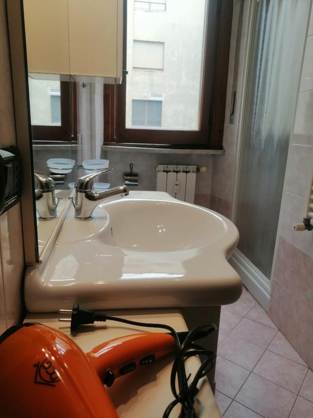 Apartment In Front Of The Train Station! Florença Exterior foto