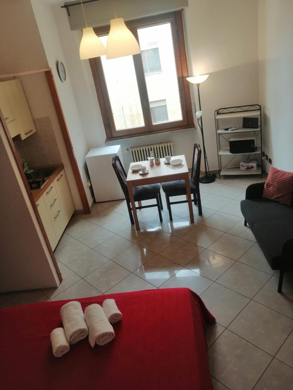 Apartment In Front Of The Train Station! Florença Exterior foto